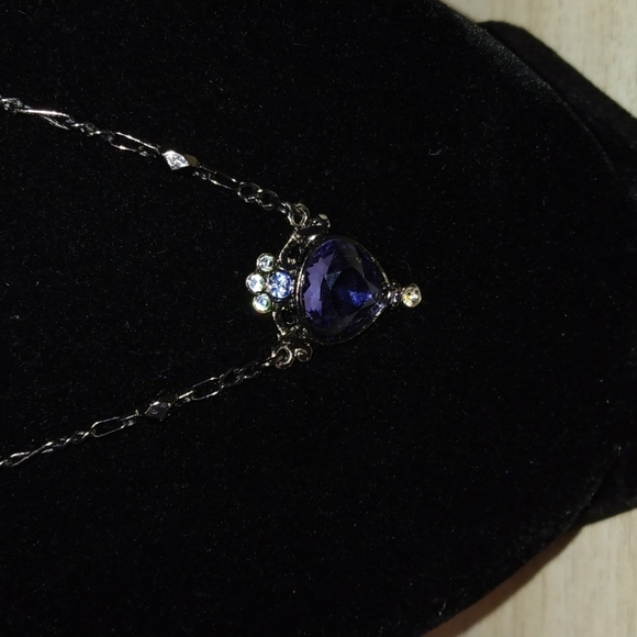Vintage 1928 Blue & Black Dainty Necklace - Picture 3 of 7